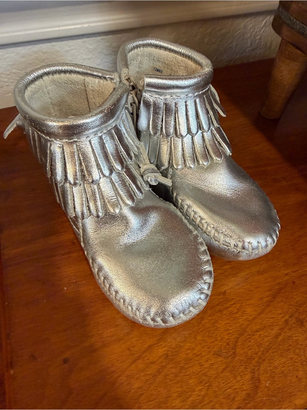 Minnetonka Metallic Silver Double Fringe Moccasin Boots Kids Size 4